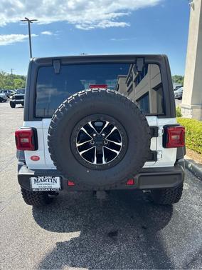 Bright White Clearcoat 2024 Jeep Wrangler Sport