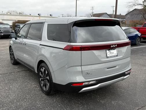 2024 Kia Carnival EX