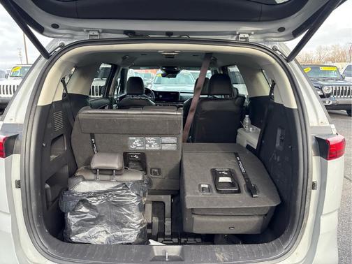 2024 Kia Carnival EX