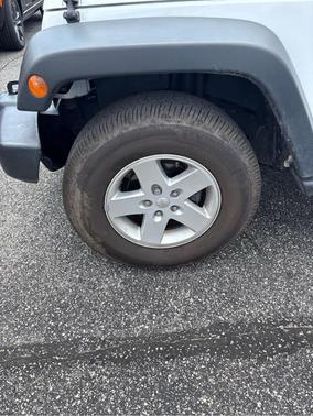 Bright White Clearcoat 2018 Jeep Wrangler JK Unlimited Sport