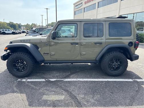 41 2025 Jeep Wrangler Sport