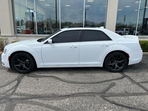 2023 Chrysler 300 S