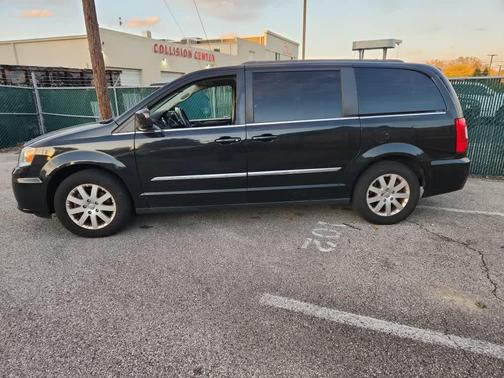 2015 Chrysler Town & Country Touring
