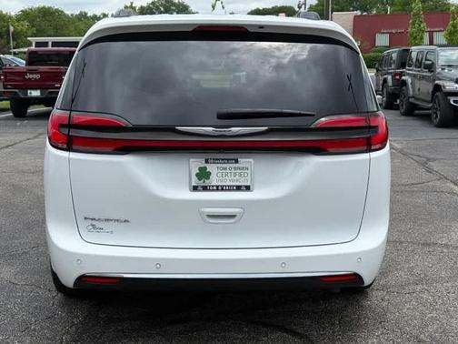 2022 Chrysler Pacifica Touring-L