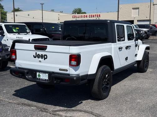 Bright White Clearcoat 2023 Jeep Gladiator Sport