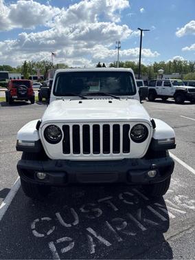 Bright White Clearcoat 2023 Jeep Gladiator Sport