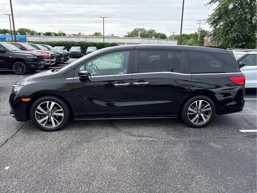 Crystal Black Pearl 2023 Honda Odyssey Touring