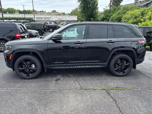 Diamond Black 2025 Jeep Grand Cherokee Limited