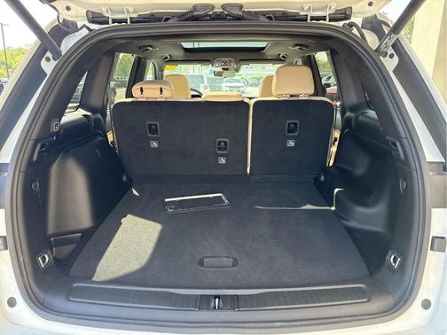 Bright White Clearcoat 2025 Jeep Grand Cherokee Limited