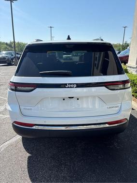 Bright White Clearcoat 2025 Jeep Grand Cherokee Limited