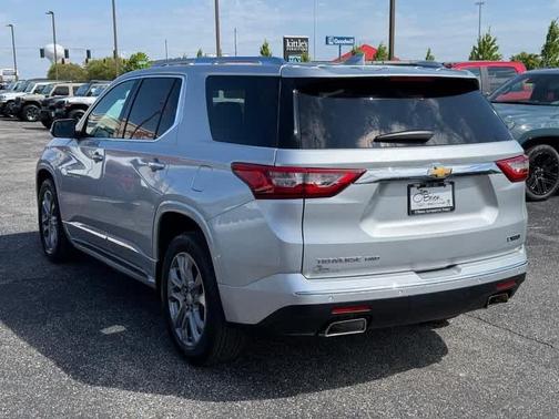 Silver Ice Metallic 2018 Chevrolet Traverse Premier