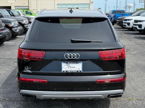 Night Black 2018 Audi Q7 2.0T Premium