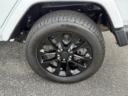 Bright White Clearcoat 2024 Jeep Wrangler 4xe Sahara