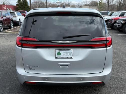 Silver Mist Clearcoat 2024 Chrysler Pacifica Touring-L