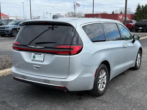 Silver Mist Clearcoat 2024 Chrysler Pacifica Touring-L