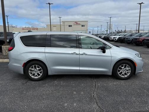 Silver Mist Clearcoat 2024 Chrysler Pacifica Touring-L