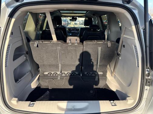 2024 Chrysler Pacifica Touring-L