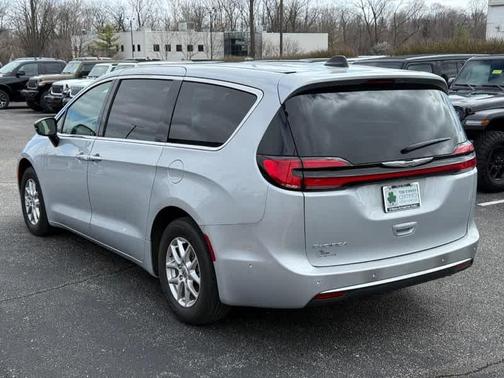 Silver Mist Clearcoat 2024 Chrysler Pacifica Touring-L