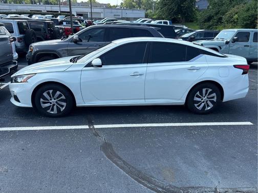 Glacier White 2020 Nissan Altima 2.5 S