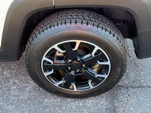 2023 Jeep Renegade Trailhawk