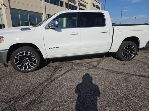 Bright White Clearcoat 2026 RAM 1500 Limited