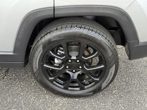 Billet Silver Metallic Clearcoat 2022 Jeep Compass Altitude