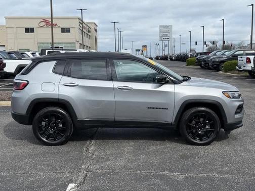 Billet Silver Metallic Clearcoat 2022 Jeep Compass Altitude