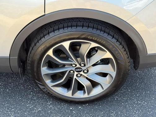 Silver Radiance Metallic 2022 Lincoln Nautilus Reserve