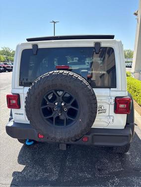 Bright White Clearcoat 2024 Jeep Wrangler 4xe Sport