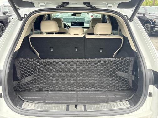 Alta White 2025 Genesis GV70 3.5T Sport
