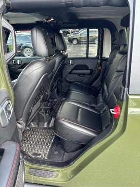 Sarge Green Clearcoat 2021 Jeep Gladiator Rubicon