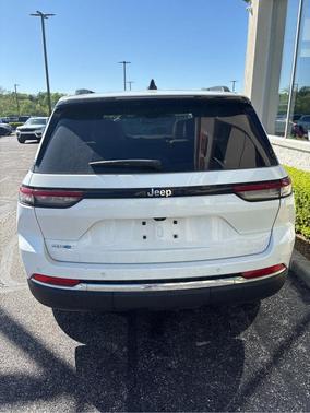 Bright White Clearcoat 2024 Jeep Grand Cherokee 4xe Base