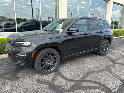 Diamond Black 2023 Jeep Grand Cherokee 4xe Summit