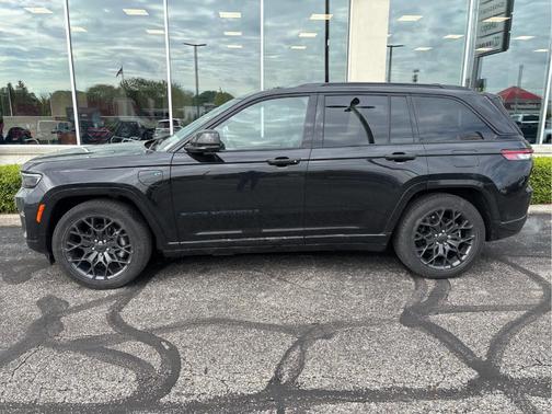 Diamond Black 2023 Jeep Grand Cherokee 4xe Summit