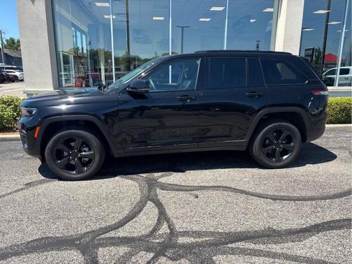 Diamond Black 2023 Jeep Grand Cherokee Limited