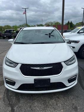 2022 Chrysler Pacifica Touring-L