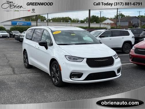 Bright White Clearcoat 2026 Chrysler Pacifica Select