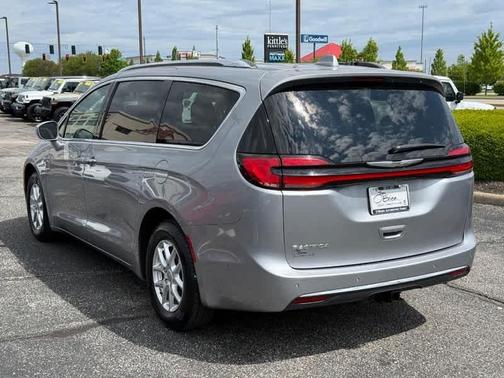 Billet Silver Metallic Clearcoat 2021 Chrysler Pacifica Touring-L