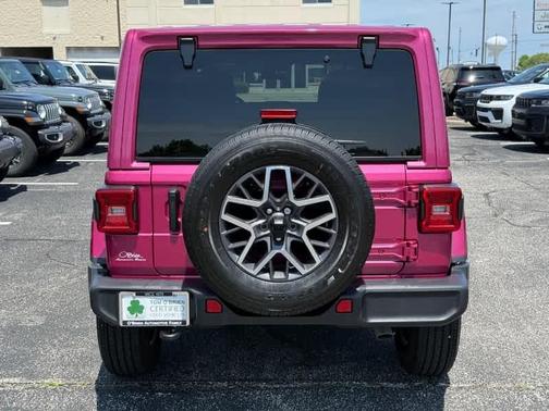 Limited Edition Tuscadero Pearlcoat 2024 Jeep Wrangler Sahara
