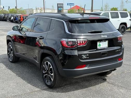 Diamond Black 2022 Jeep Compass Limited