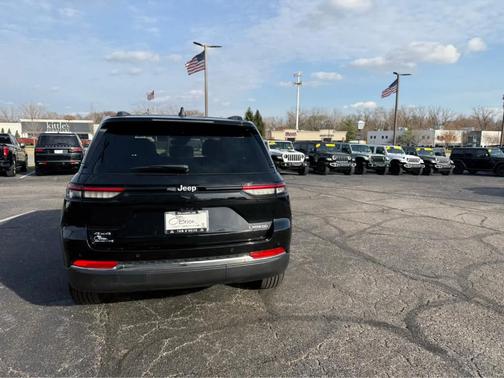 2025 Jeep Grand Cherokee Laredo X