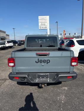 2025 Jeep Gladiator Sport