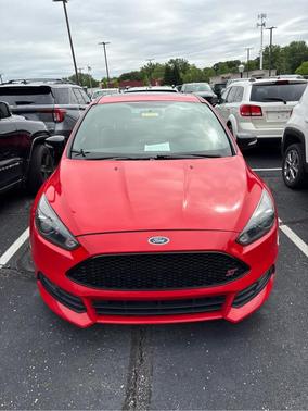 Race Red 2015 Ford Focus ST Base