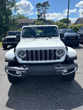 Bright White Clearcoat 2024 Jeep Wrangler Sahara
