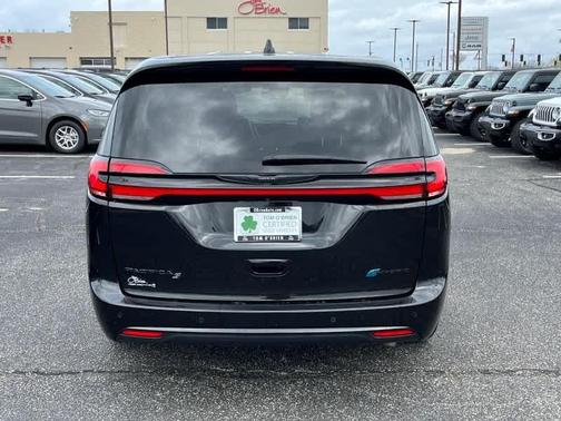2022 Chrysler Pacifica Hybrid Touring L