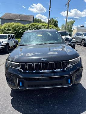 Diamond Black 2023 Jeep Grand Cherokee 4xe Overland