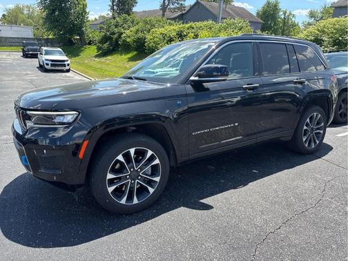 Diamond Black 2023 Jeep Grand Cherokee 4xe Overland