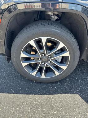 Diamond Black 2023 Jeep Grand Cherokee 4xe Overland
