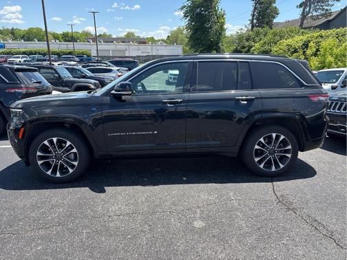 Diamond Black 2023 Jeep Grand Cherokee 4xe Overland