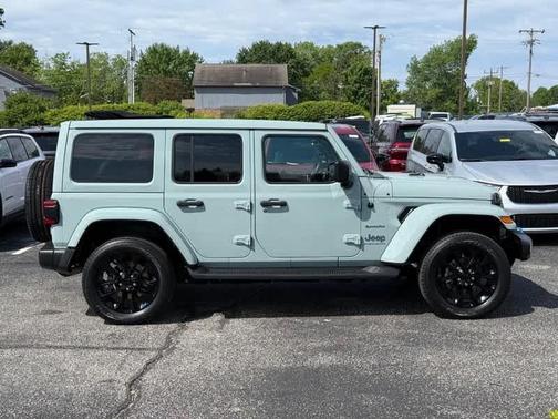 Earl Clearcoat 2023 Jeep Wrangler 4xe Sahara